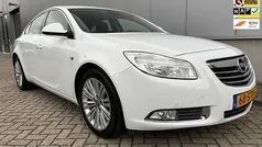 Wit Gebruikt 2011 Opel Insignia Business Edition Hatchback | € 8.950 (Eerlijke prijs)