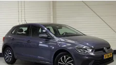 Grijs Gebruikt 2023 VW Polo Life Hatchback | € 23.945 (Eerlijke prijs)