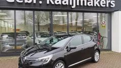 Gebruikt 2021 Renault Clio V Intens Hatchback | € 13.900 (Eerlijke prijs)