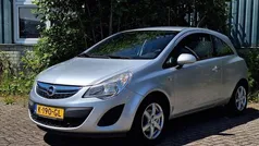 Grijs, metallic lak Gebruikt 2011 Opel Corsa Edition Hatchback | € 4.750 (Eerlijke prijs)