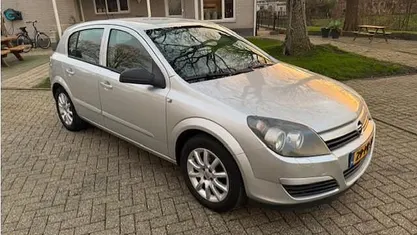 Occasion Opel Astra Enjoy 105 PK (77 kW) 2004 Grijs Hatchback
