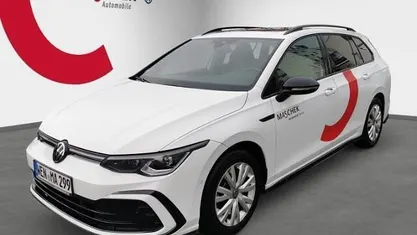 Occasion 2023 VW Golf VIII R-line Stationwagen | € 33.328 (Eerlijke prijs)