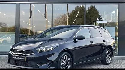 Occasion 2025 Kia Ceed Hatchback | € 27.445 (Eerlijke prijs)