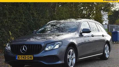 Grijs Gebruikt 2017 Mercedes E250 Business Stationwagen | € 23.950 (Eerlijke prijs)