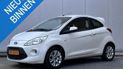 Wit Gebruikt 2009 Ford Ka Titanium Hatchback | € 2.950 (Eerlijke prijs)