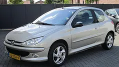 Grijs Gebruikt 2007 Peugeot 206 Forever Hatchback | € 1.950 (Eerlijke prijs)