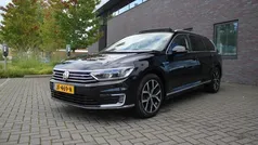 Zwart Gebruikt 2015 VW Passat Highline Stationwagen | € 15.999 (Eerlijke prijs)