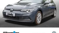 Gebruikt 2021 VW Golf VIII Style Sedan | € 23.909 (Goede deal)