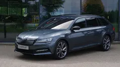 Grijs, metallic lak Gebruikt 2022 Skoda Superb SportLine Stationwagen | € 30.450 (Eerlijke prijs)