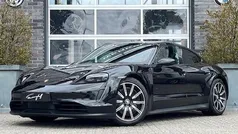 Zwart Gebruikt 2021 Porsche Taycan Performance Package Sedan | € 52.450 (Super prijs)
