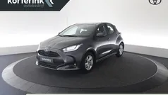 Gebruikt 2023 Toyota Yaris Hybrid Active Hatchback | € 21.950 (Eerlijke prijs)