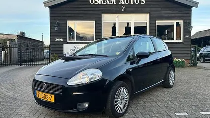 Zwart (metallic) Occasion 2008 Fiat Grande Punto Dynamic Hatchback | € 2.499 (Eerlijke prijs)