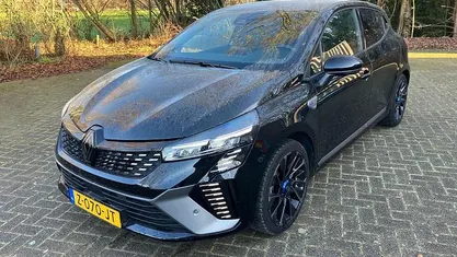 Zwart Gebruikt 2024 Renault Clio V Esprit Alpine Hatchback | € 23.285 (Eerlijke prijs)