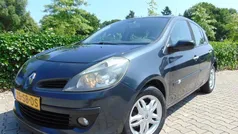 Grijs Gebruikt 2005 Renault Clio R.S. Dynamique Hatchback | € 1.950 (Eerlijke prijs)