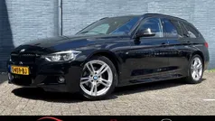 Zwart Gebruikt 2018 BMW 320 Executive Stationwagen | € 25.900 (Eerlijke prijs)