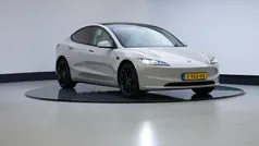 Grijs Gebruikt 2024 Tesla Model 3 Sedan | € 37.945 (Eerlijke prijs)