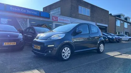 Occasion Peugeot 107 Active 68 PK (50 kW) 2012 Grijs Hatchback