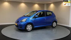 Zwart Gebruikt 2010 Toyota Aygo Comfort Hatchback | € 2.940 (Eerlijke prijs)