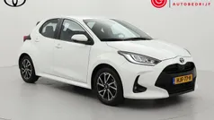 Wit Gebruikt 2024 Toyota Yaris Hybrid Hatchback | € 23.999 (Eerlijke prijs)