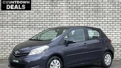 Blauw Gebruikt 2012 Toyota Yaris Hatchback | € 8.695 (Eerlijke prijs)