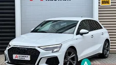 Wit Gebruikt 2022 Audi A3 Sportback e-tron S-Line Sedan | € 26.950 (Eerlijke prijs)