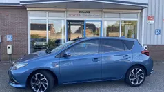 Blauw Gebruikt 2015 Toyota Auris Hybrid Hatchback | € 12.945 (Eerlijke prijs)