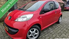 Rood Gebruikt 2006 Peugeot 107 Hatchback | € 1.390 (Eerlijke prijs)