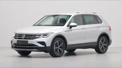 Gebruikt 2022 VW Tiguan Elegance SUV | € 32.940 (Eerlijke prijs)