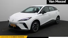 Wit Gebruikt 2023 MG MG4 EV Hatchback | € 19.995 (Eerlijke prijs)