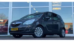 Grijs, metallic lak Gebruikt 2014 Opel Meriva Cosmo MPV | € 5.494 (Eerlijke prijs)