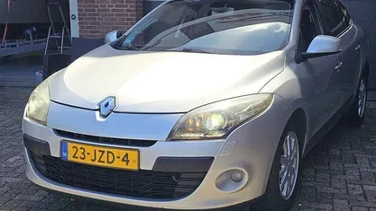 Grijs Gebruikt 2009 Renault Mégane GrandTour Expression Stationwagen | € 2.495 (Eerlijke prijs)