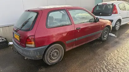 Rood Occasion 1997 Toyota Starlet Hatchback | € 950 (Eerlijke prijs)