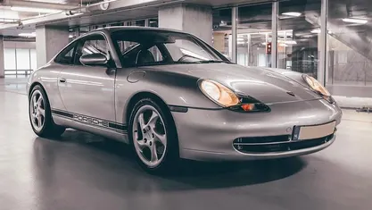 Grijs Occasion 1999 Porsche 911 Carrera 4 Coupé | € 26.995 (Eerlijke prijs)