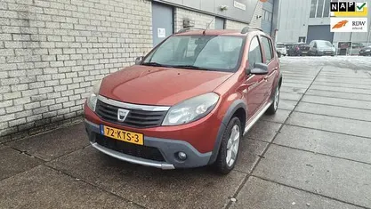Occasion Dacia Sandero Stepway 87 PK (63 kW) 2010 Rood Hatchback