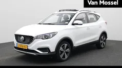 Wit Gebruikt 2020 MG ZS Luxury Sedan | € 14.845 (Eerlijke prijs)