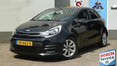 Zwart Gebruikt 2016 Kia Rio Hatchback | € 10.445 (Eerlijke prijs)