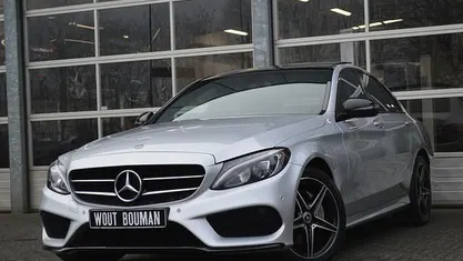 Grijs Occasion 2017 Mercedes C200 AMG line Sedan | € 23.900 (Eerlijke prijs)