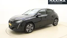 Zwart Gebruikt 2022 Peugeot 208 Allure Hatchback | € 20.945 (Eerlijke prijs)