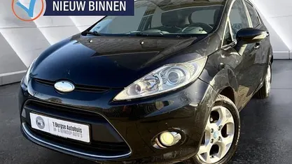Zwart (metallic) Occasion 2009 Ford Fiesta Titanium Hatchback | € 2.990 (Eerlijke prijs)