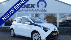 Wit Gebruikt 2021 Toyota Aygo X-play Hatchback | € 10.890 (Eerlijke prijs)