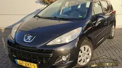 Zwart Gebruikt 2011 Peugeot 207 Allure Hatchback | € 1.699 (Eerlijke prijs)