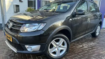 Occasion Dacia Sandero Stepway Ambiance 90 PK (66 kW) 2013 Zwart Hatchback