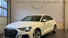 Wit Gebruikt 2024 Audi A3 Sportback e-tron S-Line Hatchback | € 27.999 (Super prijs)