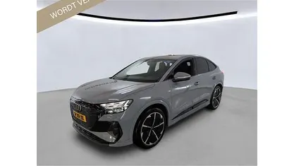 Grijs Occasion 2022 Audi Q4 Sportback e-tron S-Line SUV | € 32.740 (Eerlijke prijs)