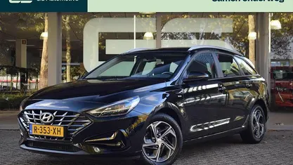 Zwart Occasion 2022 Hyundai i30 Comfort Stationwagen | € 20.198 (Eerlijke prijs)