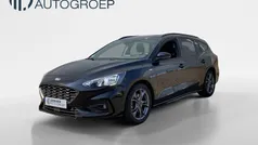 Zwart Gebruikt 2019 Ford Focus ST-Line Stationwagen | € 18.945 (Eerlijke prijs)