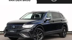 Zwart Gebruikt 2024 VW Tiguan Move SUV | € 45.695 (Eerlijke prijs)