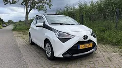 Gebruikt 2021 Toyota Aygo X-play Hatchback | € 10.875 (Eerlijke prijs)