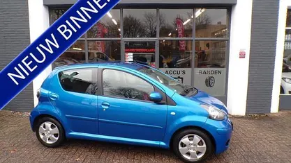 Occasion Toyota Aygo 68 PK (50 kW) 2009 Blauw Hatchback
