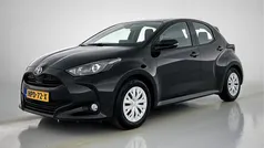 Zwart Gebruikt 2024 Toyota Yaris Active Hatchback | € 23.750 (Eerlijke prijs)